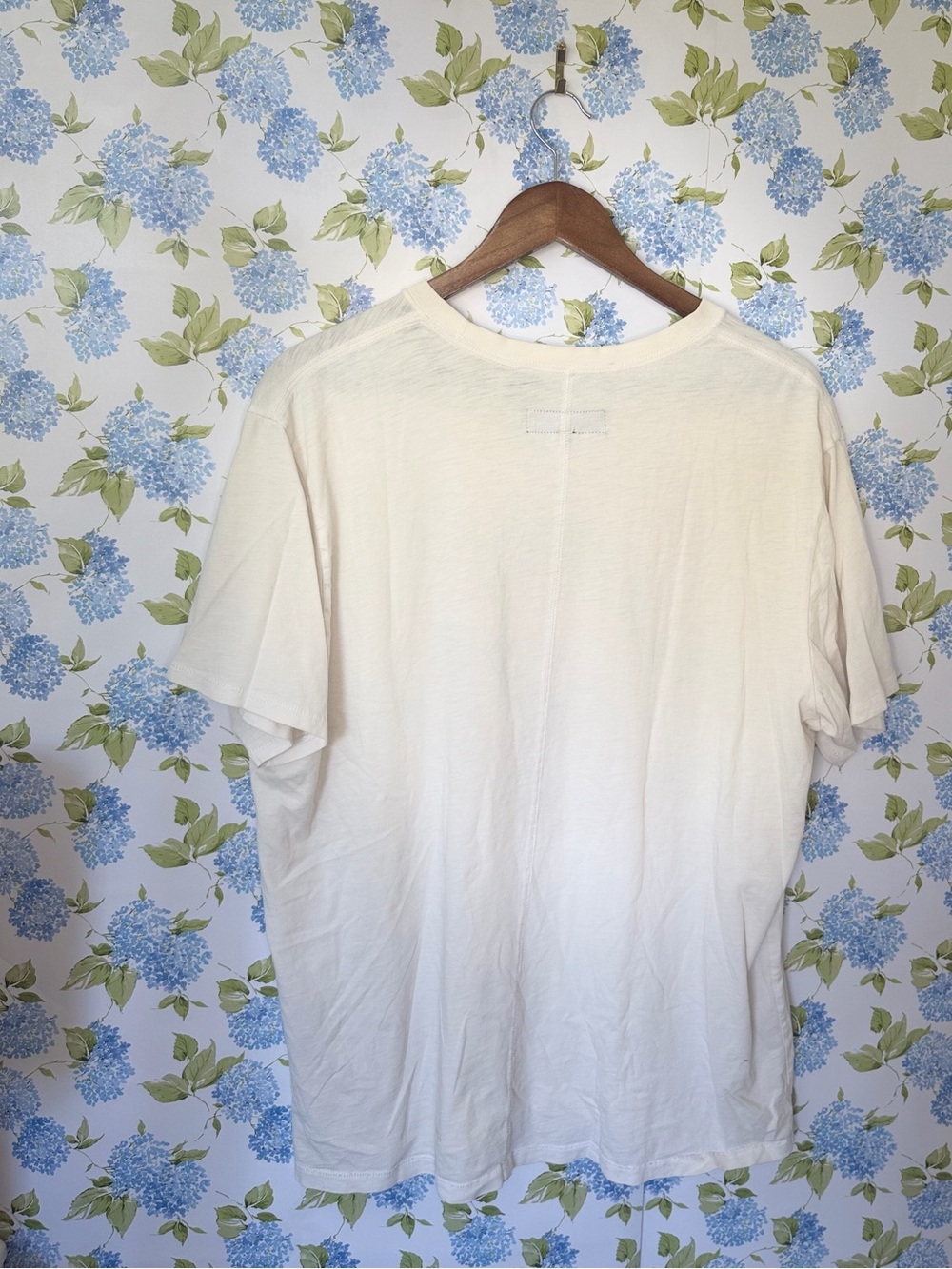 Classic Men's Crew Neck T-Shirt in Cream - Picture 4 of 5